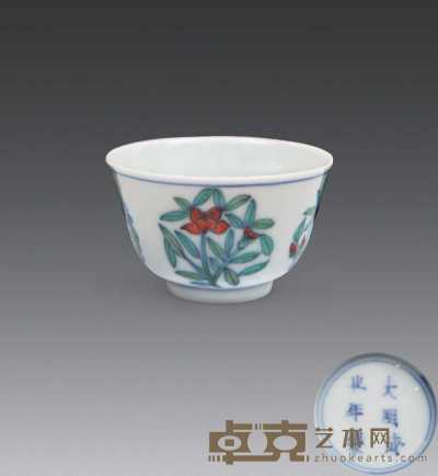 清 斗彩团花杯 直径6.8×高4cm